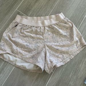 Outdoor Voices Relay 3”Shorts pink spreckles size small